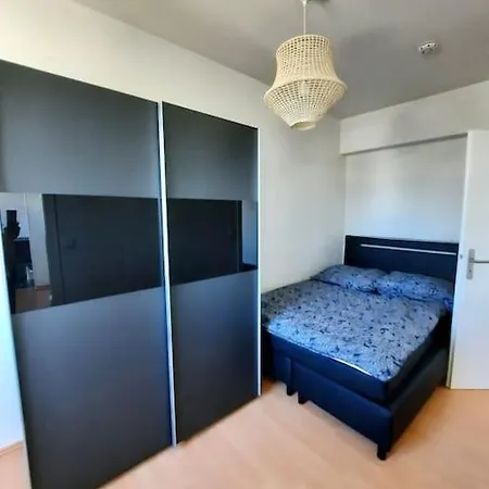 City-wohnung Mit Ausblick Apartman